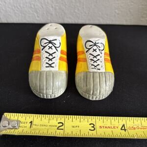 VINTAGE 1976 ENESCO YELLOW SNEEKER SHOE SALT And PEPPER SHAKER JAPAN